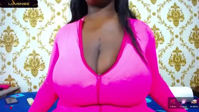 Image 8 of nahybig_boobs Stream on Chaturbate on 13 months ago
