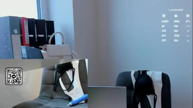 Image 8 of naiamo Stream on Chaturbate on 2 months ago