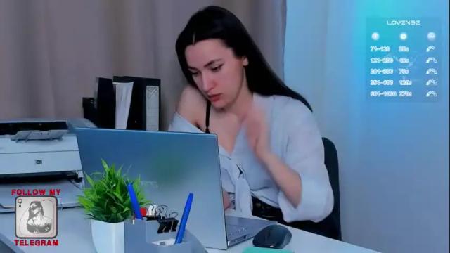 Image 6 of naiamo Stream on Chaturbate on 1 month ago