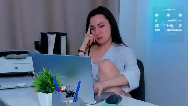 Image 8 of naiamo Stream on Chaturbate on 1 month ago