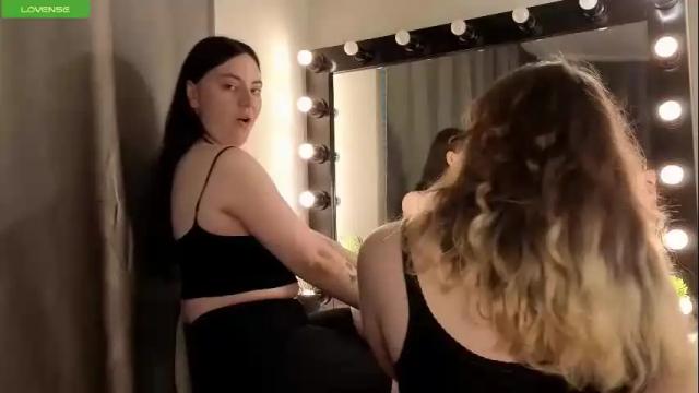 Image 3 of naiamo Stream on Chaturbate on 6 days ago