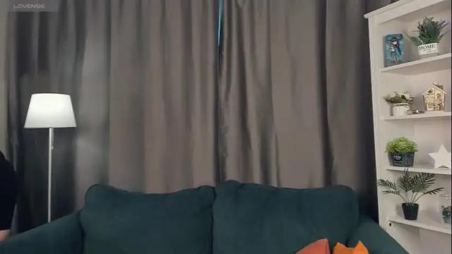 Image 7 of naiamo Stream on Chaturbate on 7 months ago