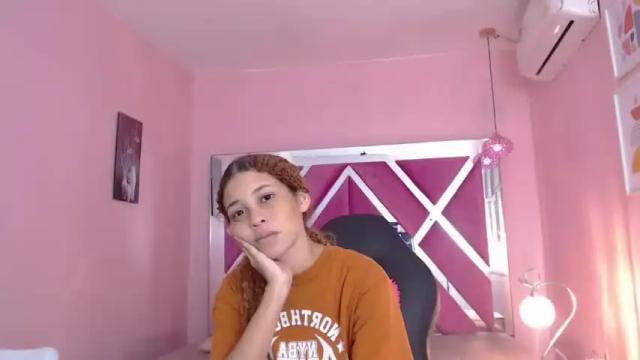Image 3 of nailah_18 Stream on Chaturbate on 19 months ago