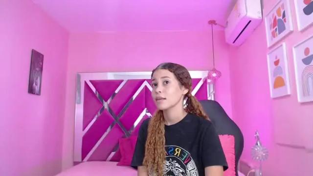 Image 3 of nailah_18 Stream on Chaturbate on 19 months ago