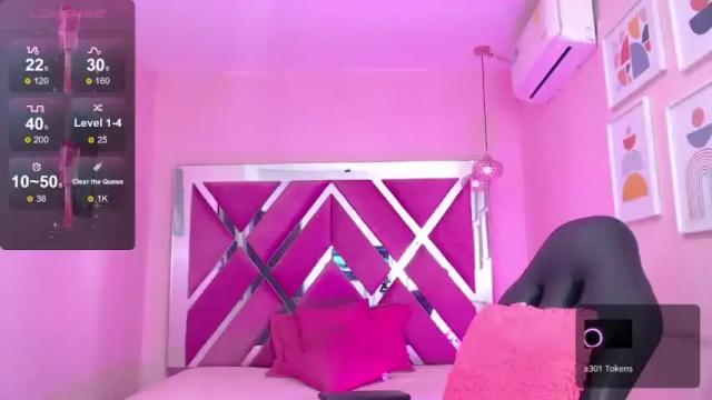Image 6 of nailah_18 Stream on Chaturbate on 19 months ago