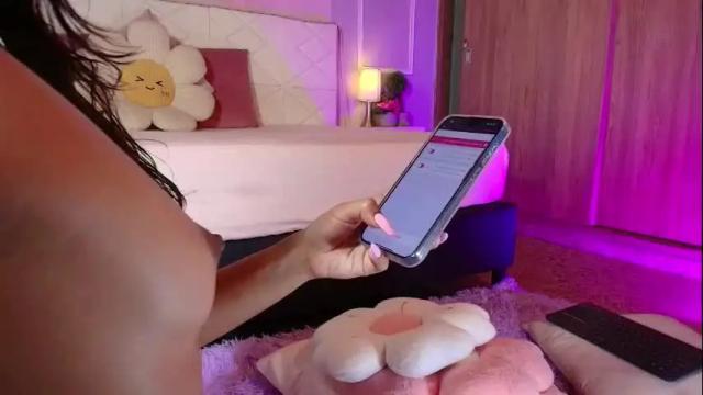 Image 8 of namoihill Stream on Chaturbate on 4 months ago