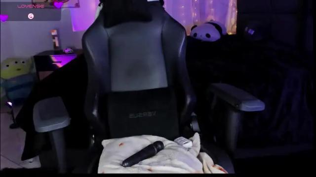 Image 12 of nanaleon Stream on Chaturbate on 2 months ago