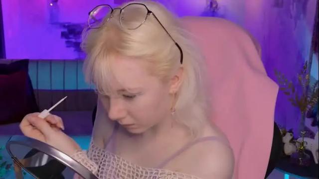 Image 2 of nancymartinez Stream on Chaturbate on 1 month ago