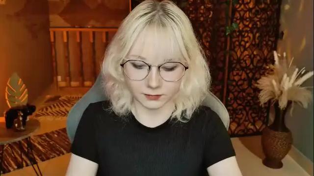 Image 12 of nancymartinez Stream on Chaturbate on 6 days ago