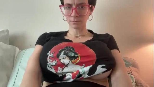 Image 2 of naomi_reah Stream on Chaturbate on 1 month ago
