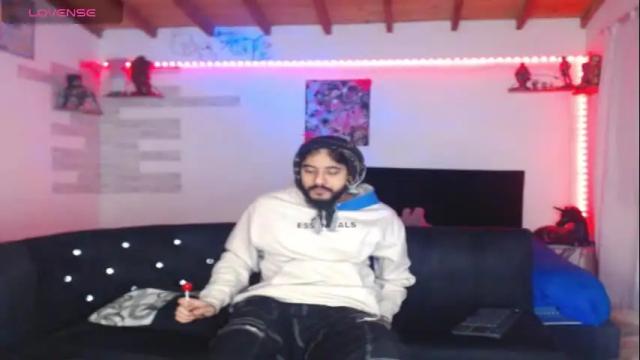 Image 3 of naomi_rider77 Stream on Chaturbate on 1 month ago