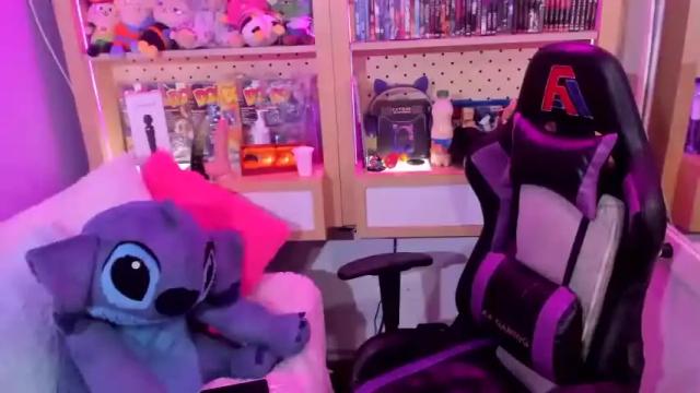 Image 4 of naomi_scott19 Stream on Chaturbate on 13 months ago