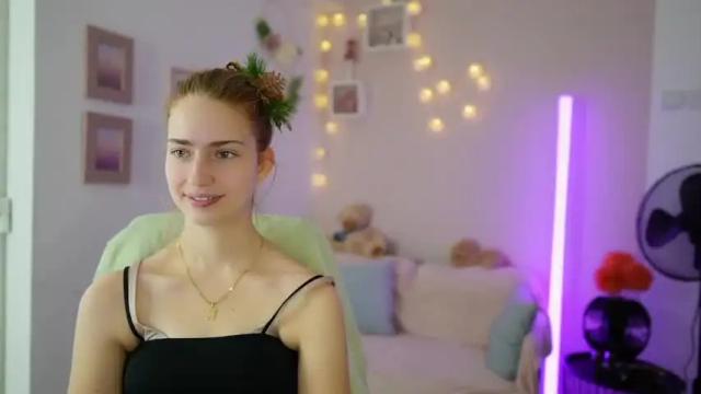 Image 12 of naomi_woods18 Stream on Chaturbate on 17 months ago