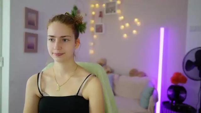 Image 2 of naomi_woods18 Stream on Chaturbate on 17 months ago