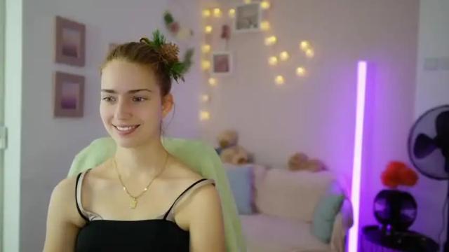 Image 8 of naomi_woods18 Stream on Chaturbate on 17 months ago