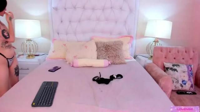Thumbnail 1, naomifoux's Stream at Chaturbate, 15 months ago