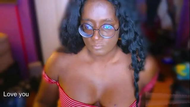 Image 11 of naomifux Stream on Chaturbate on 26 days ago