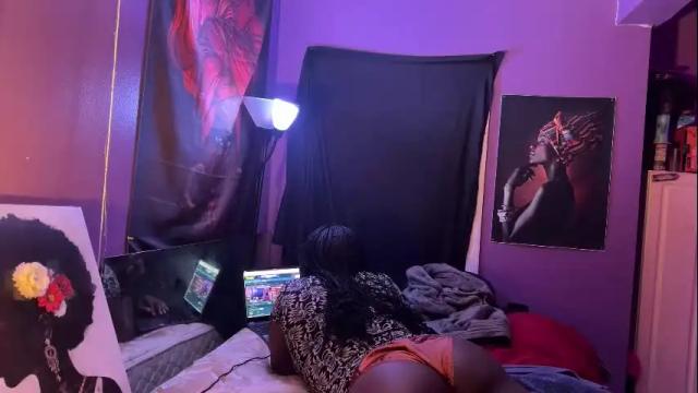 Image 10 of naomifux Stream on Chaturbate on 19 days ago