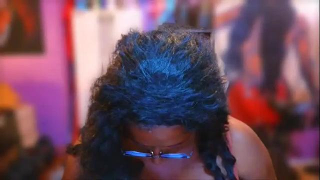 Image 3 of naomifux Stream on Chaturbate on 3 months ago