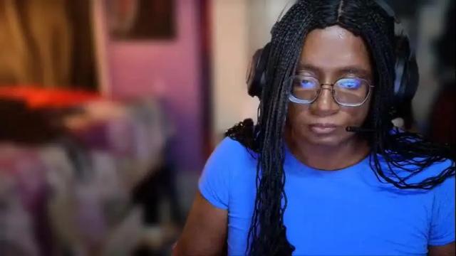 Image 3 of naomifux Stream on Chaturbate on 2 months ago