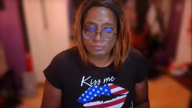 Image 2 of naomifux Stream on Chaturbate on 1 month ago