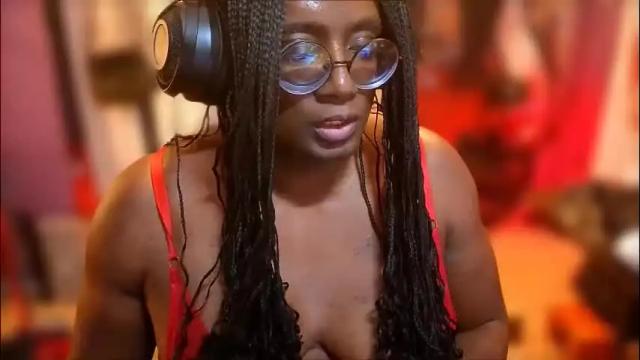 Image 10 of naomifux Stream on Chaturbate on 12 days ago