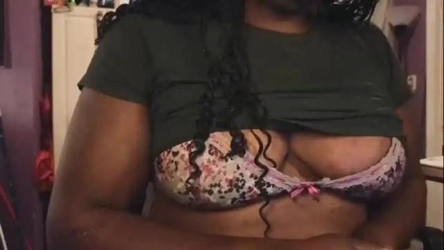 Image 4 of naomifux Stream on Chaturbate on 2 months ago