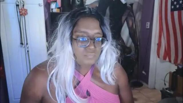 Image 10 of naomifux Stream on Chaturbate on 2 months ago