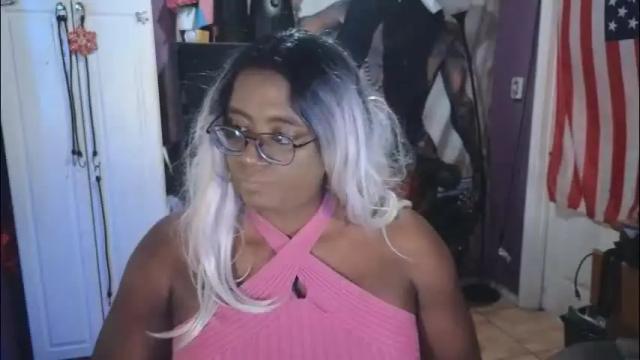 Image 6 of naomifux Stream on Chaturbate on 2 months ago