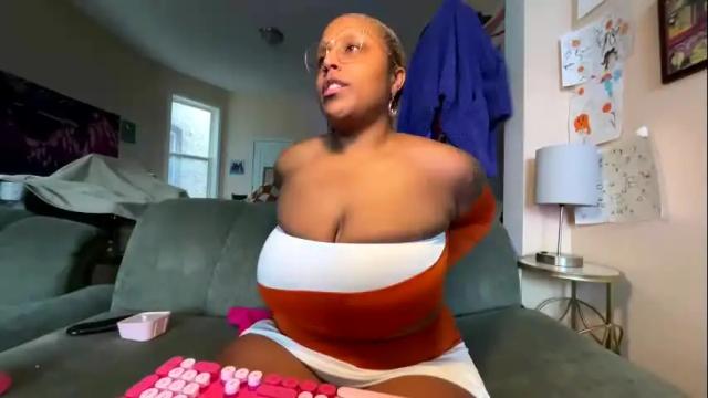 Image 2 of naomigiirl6 Stream on Chaturbate on 1 month ago