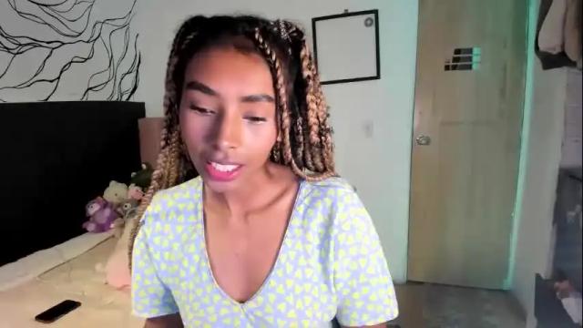 Image 2 of naomii1020 Stream on Chaturbate on 4 days ago