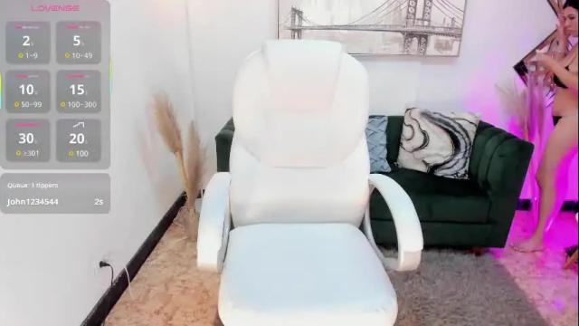 Image 3 of naomii_campbell_ Stream on Chaturbate on 9 days ago