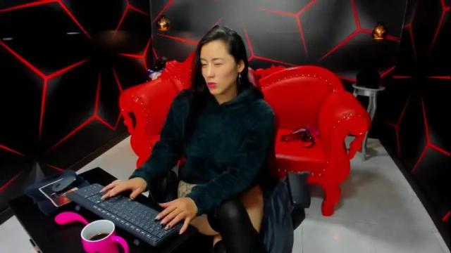 Image 2 of naomiihot Stream on Chaturbate on 19 days ago