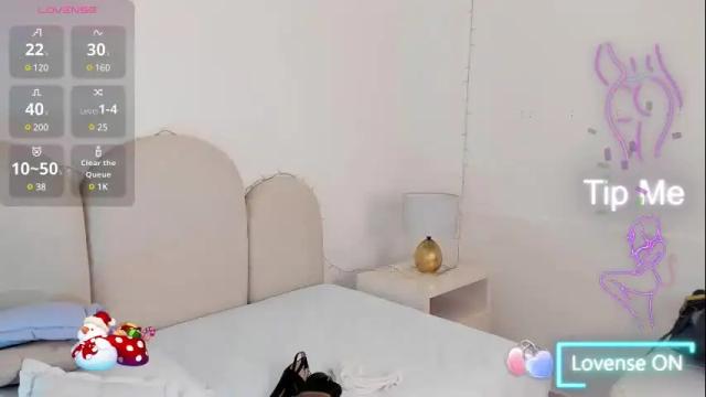 Image 10 of naomiiii__ Stream on Chaturbate on 9 days ago