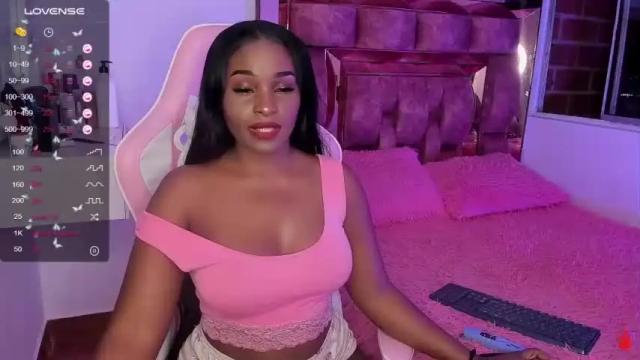 Image 12 of naomiiscoott3 Stream on Chaturbate on 20 months ago