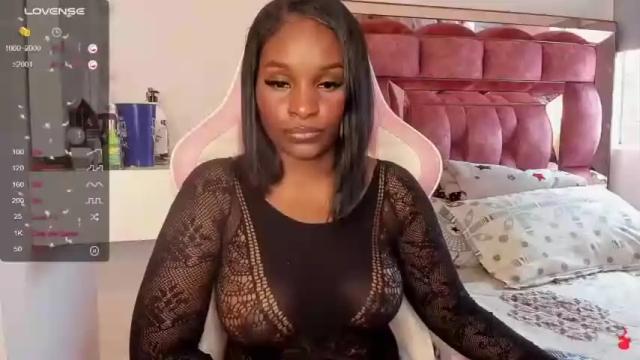 Image 11 of naomiiscoott3 Stream on Chaturbate on 19 months ago