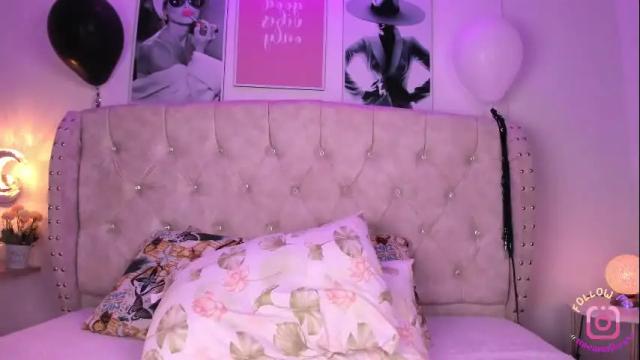 Image 8 of naomikross Stream on Chaturbate on 6 months ago