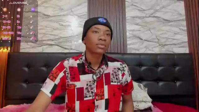 Image 2 of naomilust_ Stream on Chaturbate on 1 month ago