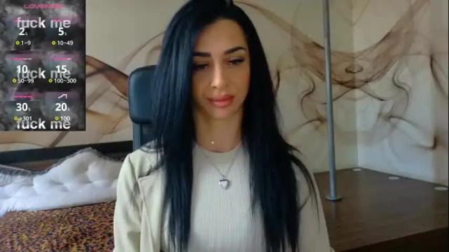Image 3 of naomiscarlett Stream on Chaturbate on 1 month ago