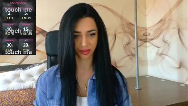 Image 3 of naomiscarlett Stream on Chaturbate on 1 month ago