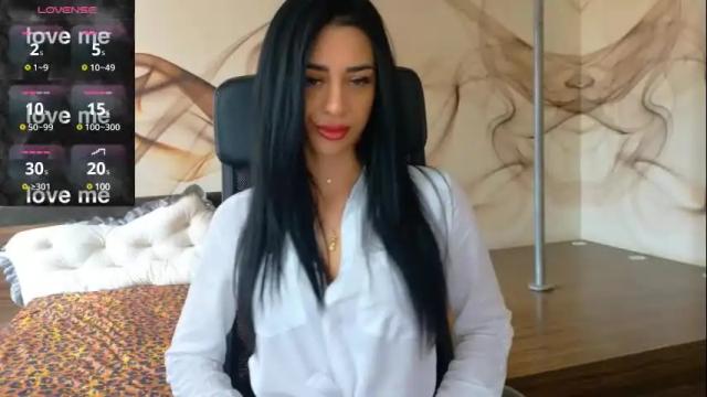 Image 2 of naomiscarlett Stream on Chaturbate on 1 month ago