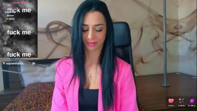 Image 7 of naomiscarlett Stream on Chaturbate on 25 days ago