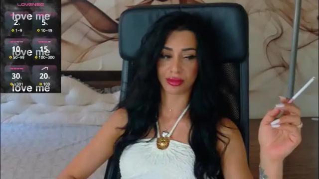 Image 3 of naomiscarlett Stream on Chaturbate on 2 months ago