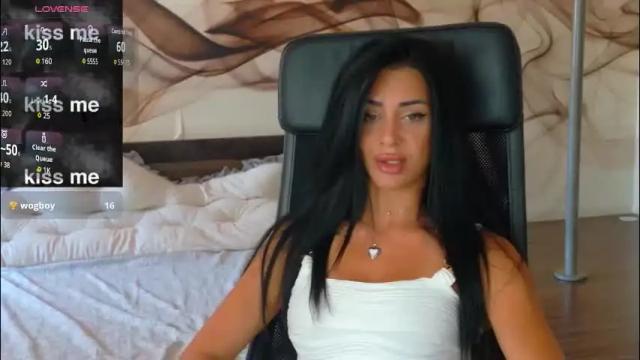 Image 10 of naomiscarlett Stream on Chaturbate on 2 months ago