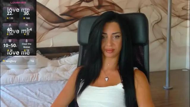 Image 4 of naomiscarlett Stream on Chaturbate on 2 months ago
