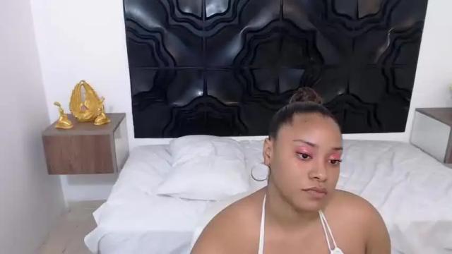 Image 3 of naomiwestt_ Stream on Chaturbate on 17 months ago