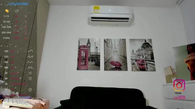 Image 3 of naomixjones1 Stream on Chaturbate on 13 months ago