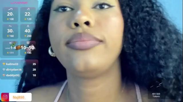 Image 11 of naomixjones1 Stream on Chaturbate on 4 days ago