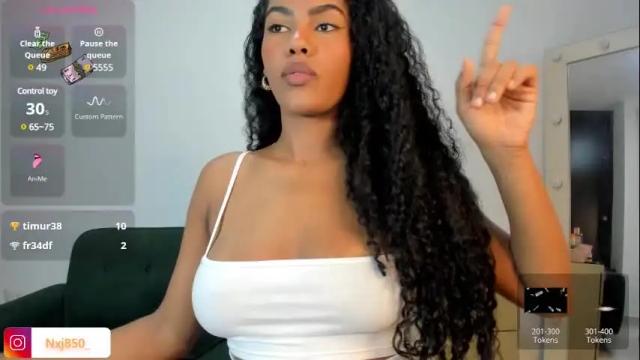 Image 10 of naomixjones1 Stream on Chaturbate on 27 days ago