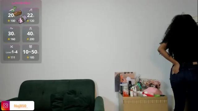 Image 7 of naomixjones1 Stream on Chaturbate on 17 days ago